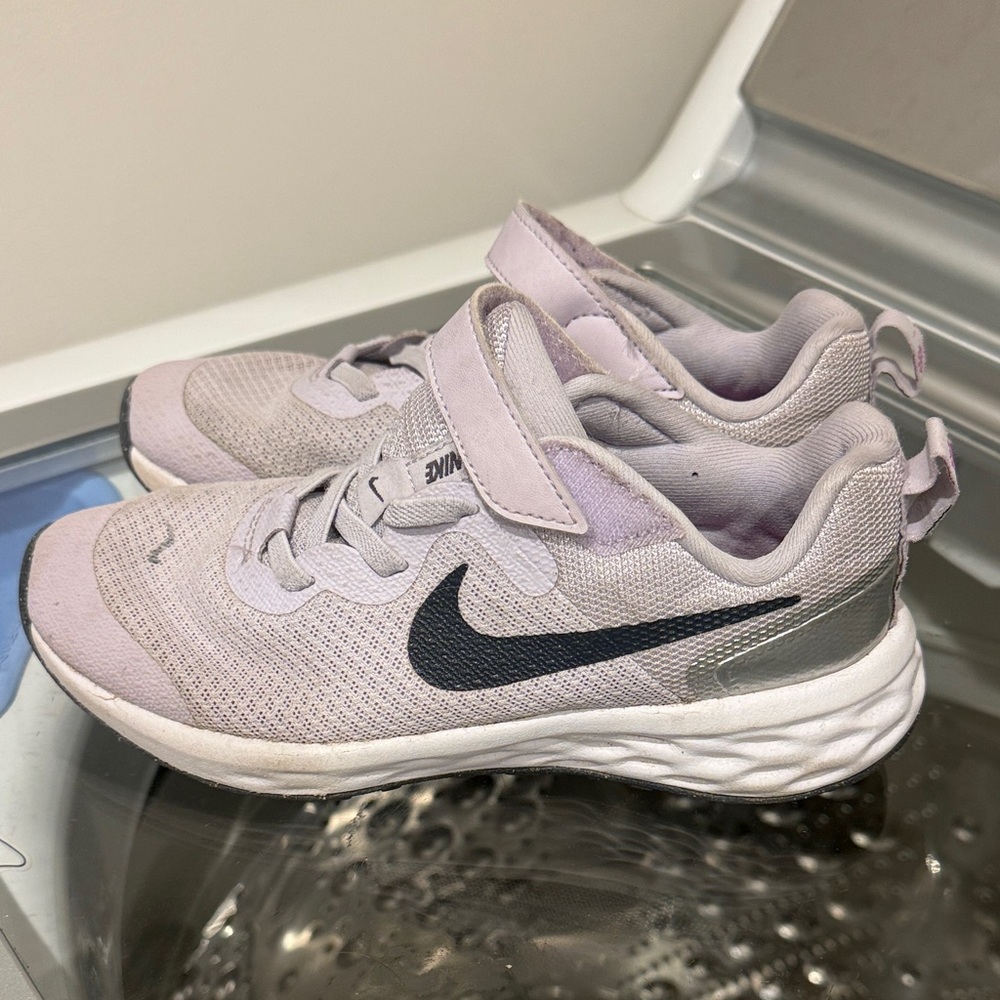 Nike Kids Lavender and Black Velcro Athletic Sneakers